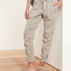 James Perse ‘soft drape pant’ size 2, worn twice. Perfect condition.